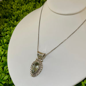 Vintage Sterling Silver Green Quartz Stone Necklace