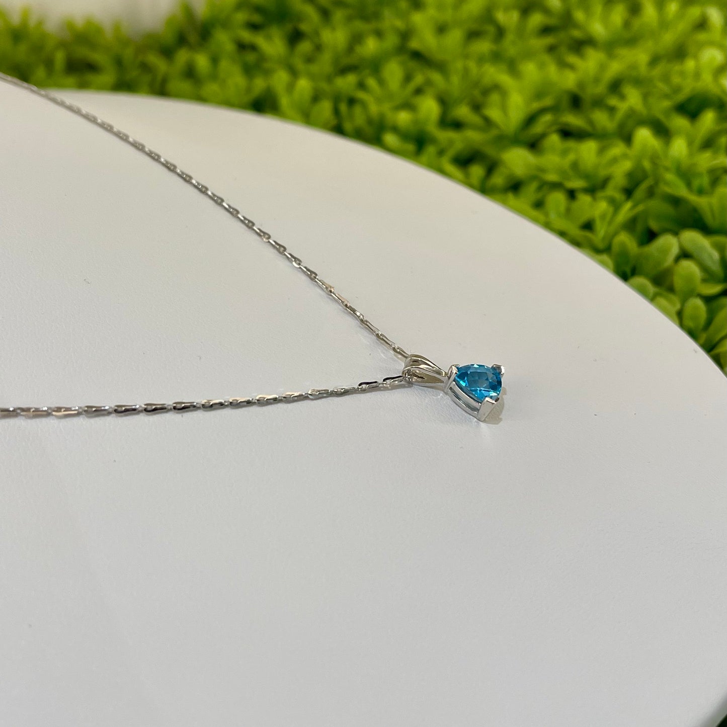 Vintage 14K White Gold Blue Topaz Necklace