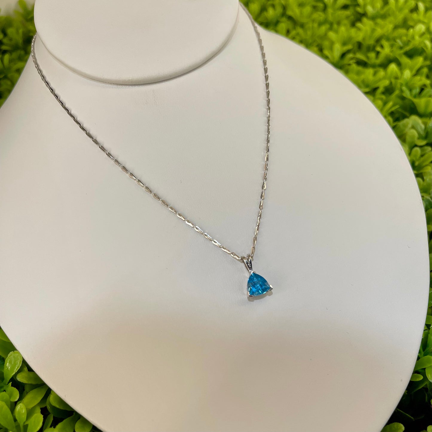 Vintage 14K White Gold Blue Topaz Necklace