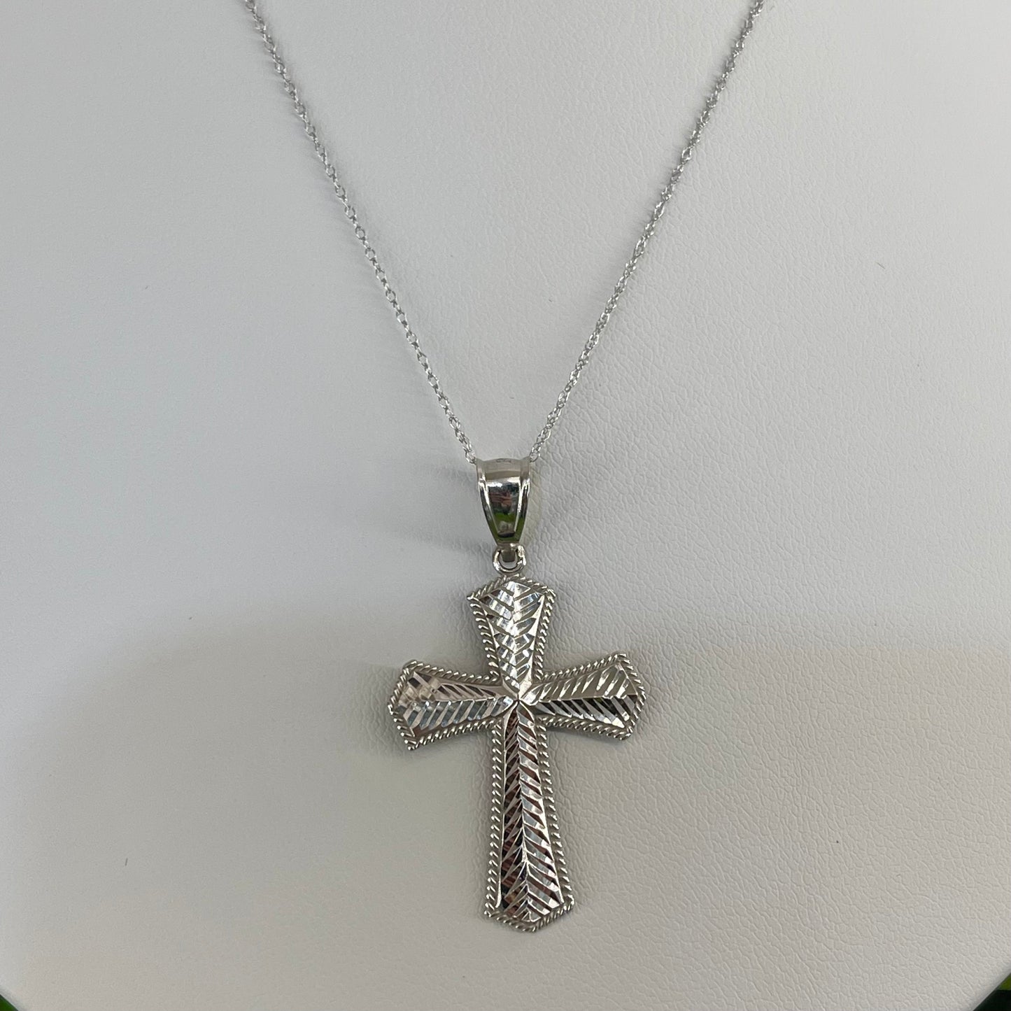 Vintage 14K White Gold Cross Filigree Pendant