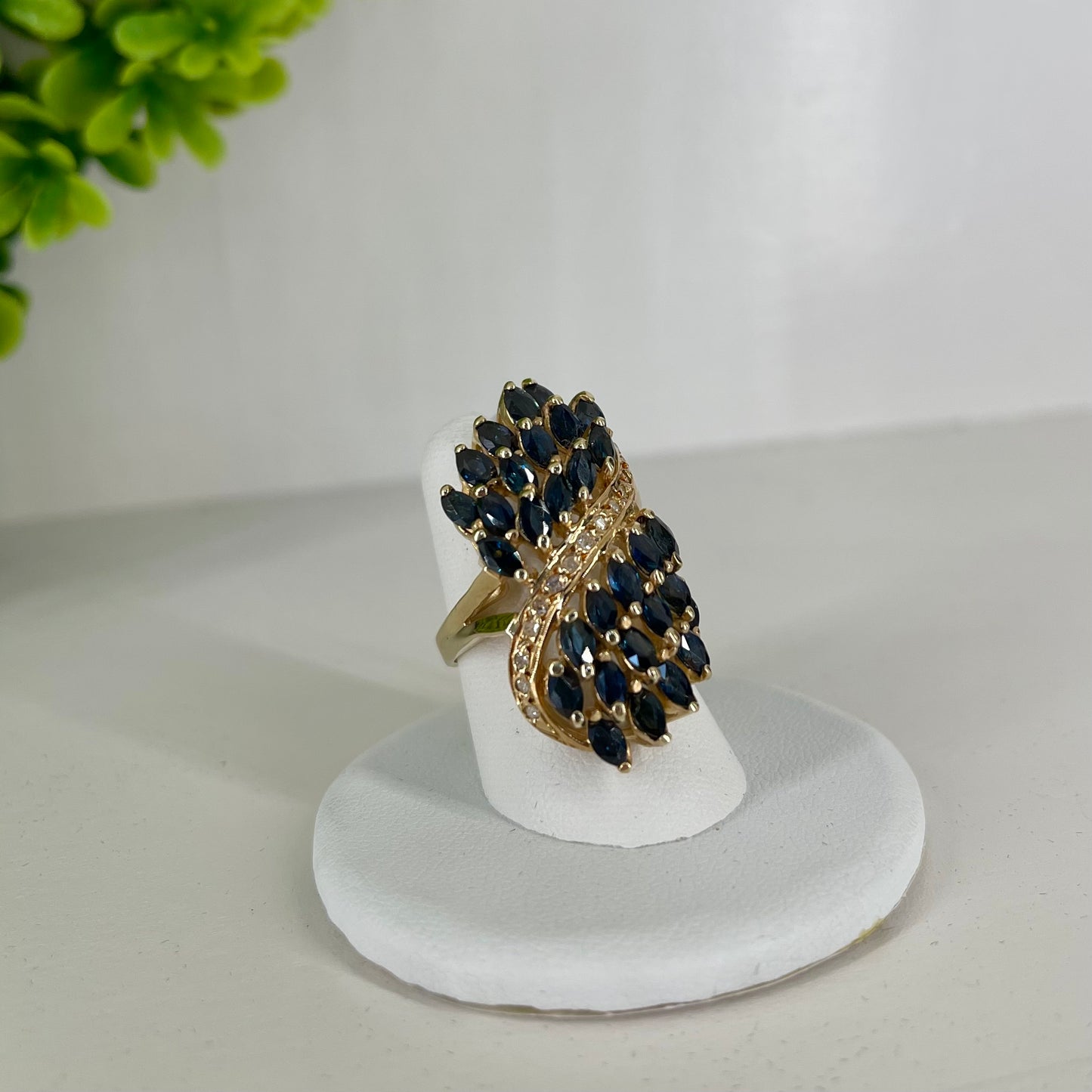 Vintage 14K Gold Sapphire & Diamond Cluster Ring