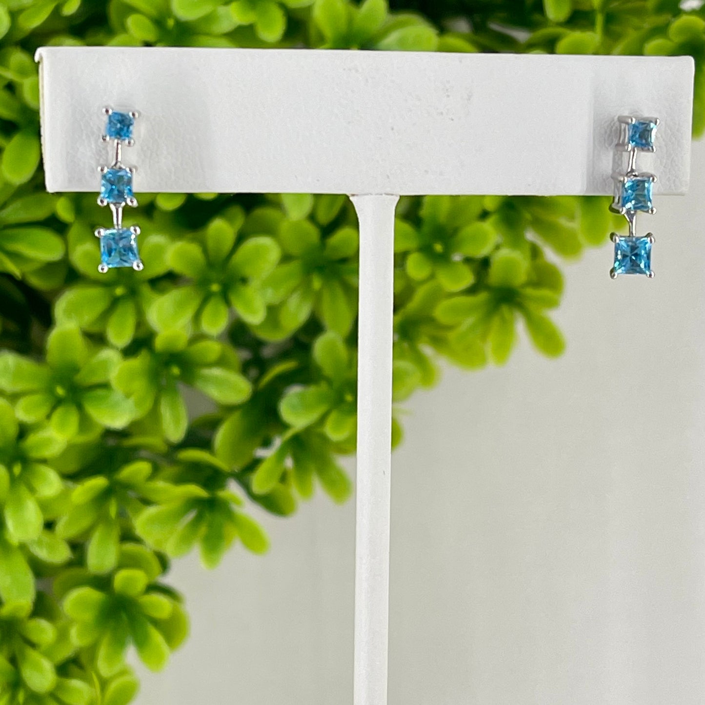 Vintage 14K Blue Topaz Dangle Earrings