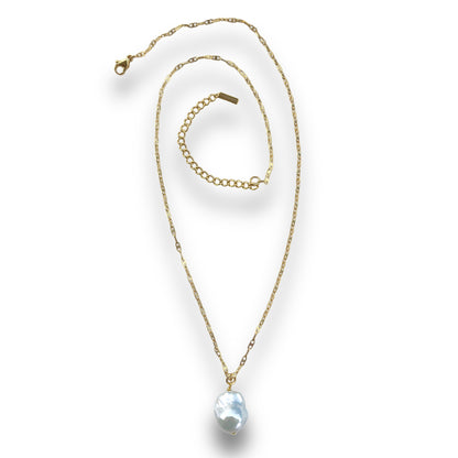 Zoey Ballet Baroque Pearl Necklace