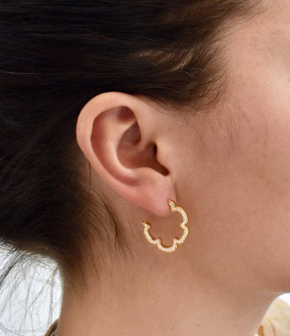 Crystalled Hollow Daisy Hoop Earrings - Minkaa Daisy